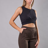 Pantalone donna elasticizzato a sigaretta con pence e tasche - MARRONE - LG24