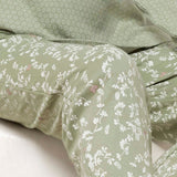 Pigiama donna in caldo cotone verde salvia con pantaloni floreali - SALVIA - RA15